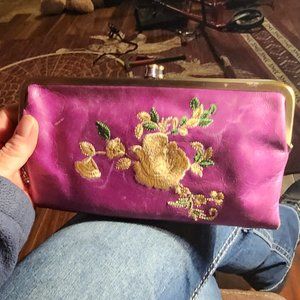 TH HOBO Lauren wallet purple with embroidered flowers